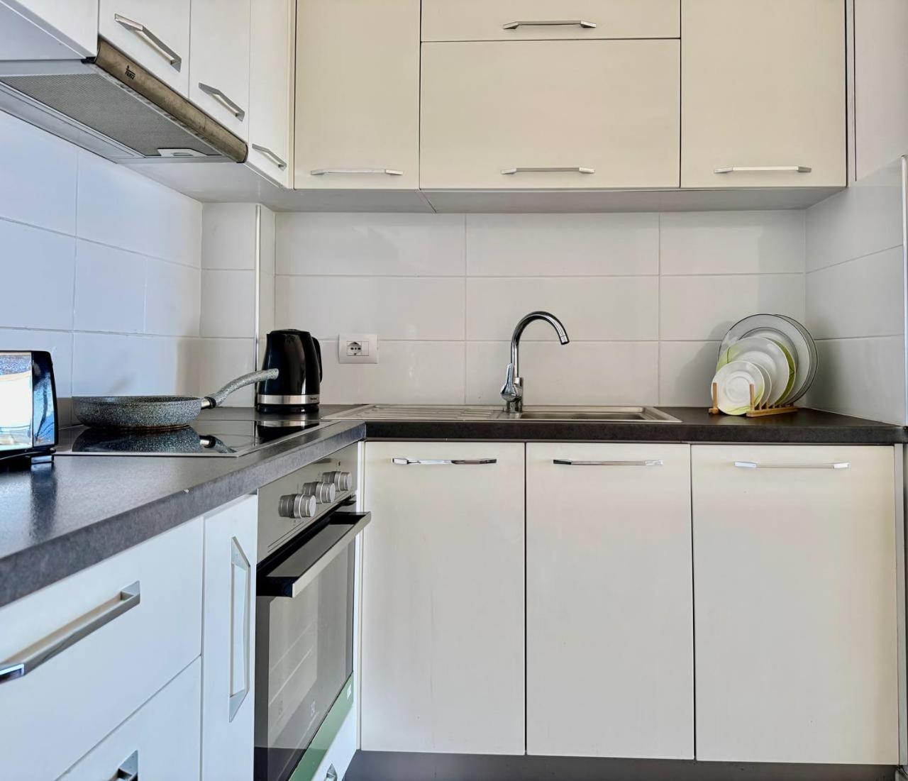 Morina Sea View Apartment Саранда Екстер'єр фото